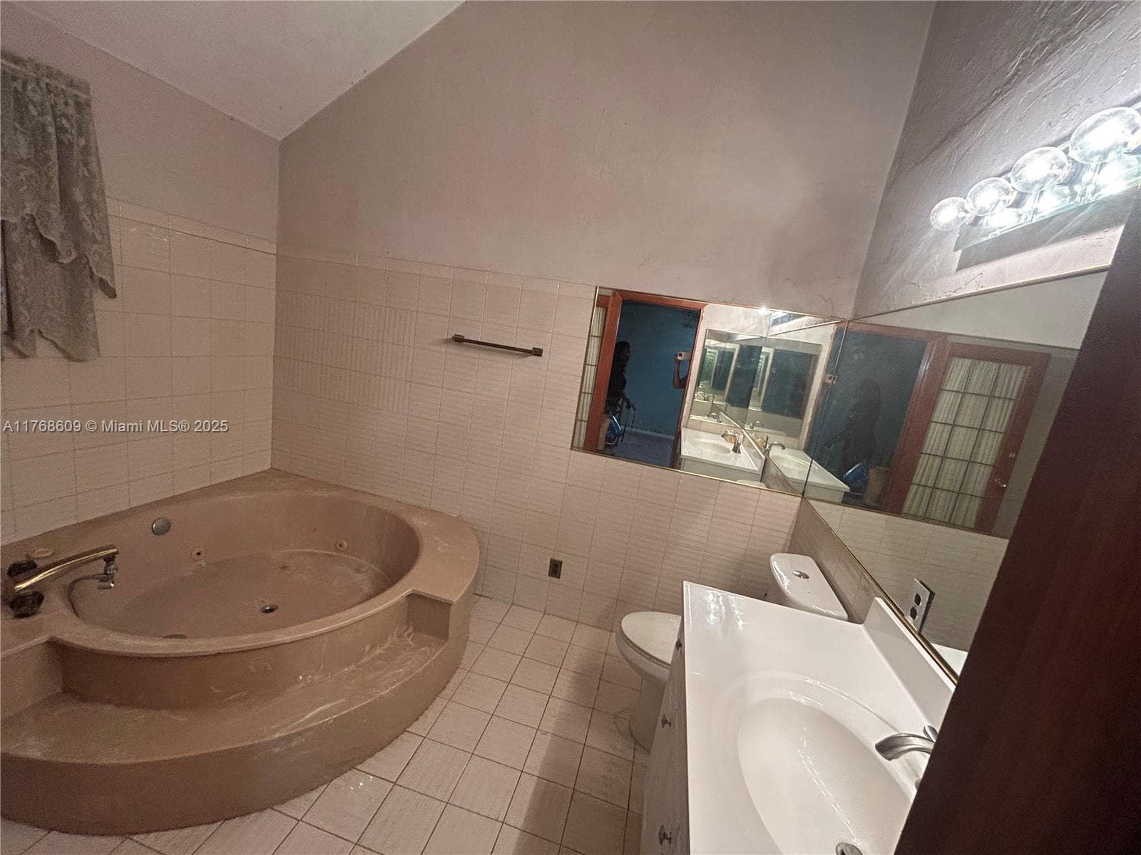 5416 Flagler St photo 8