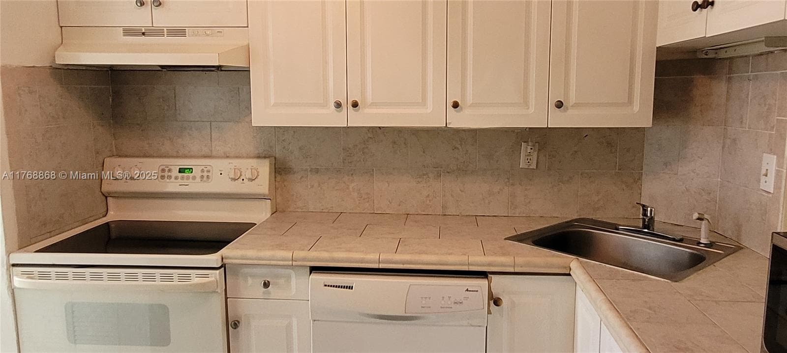 CORAL RIDGE EAST CONDO · #110 in Fort Lauderdale - Photo 5