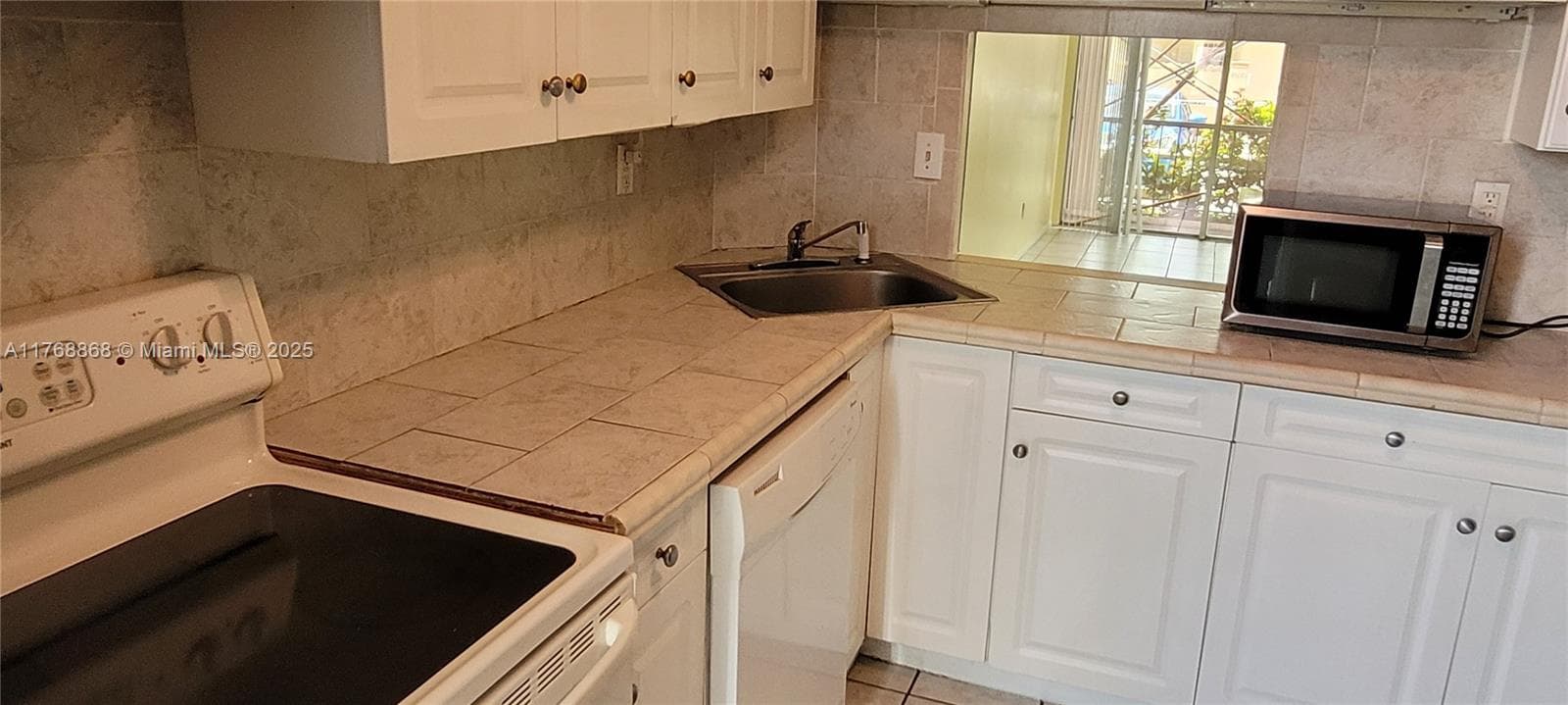 CORAL RIDGE EAST CONDO · #110 in Fort Lauderdale - Photo 4