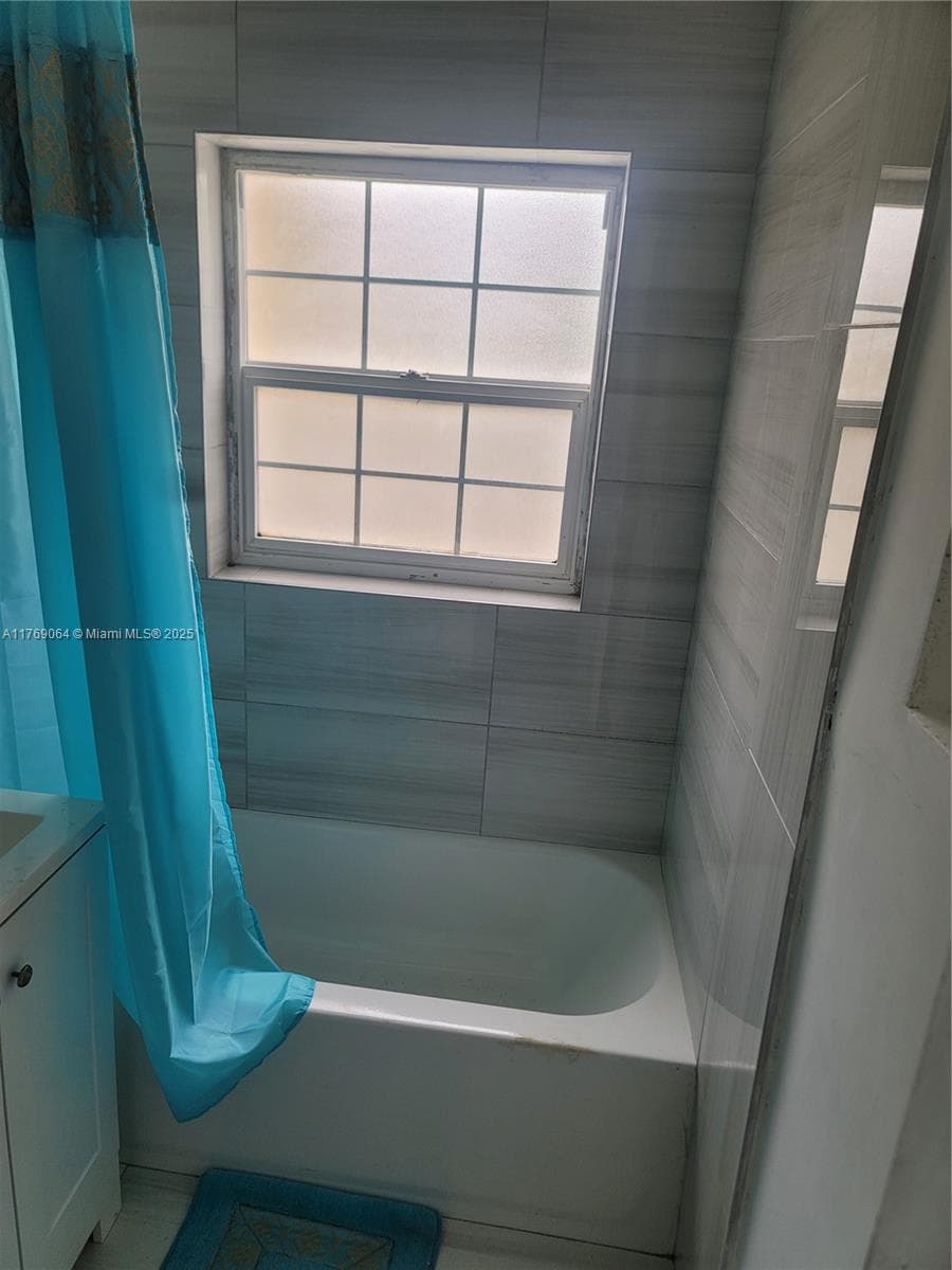 1244 NW 7th Ave #1 photo 12