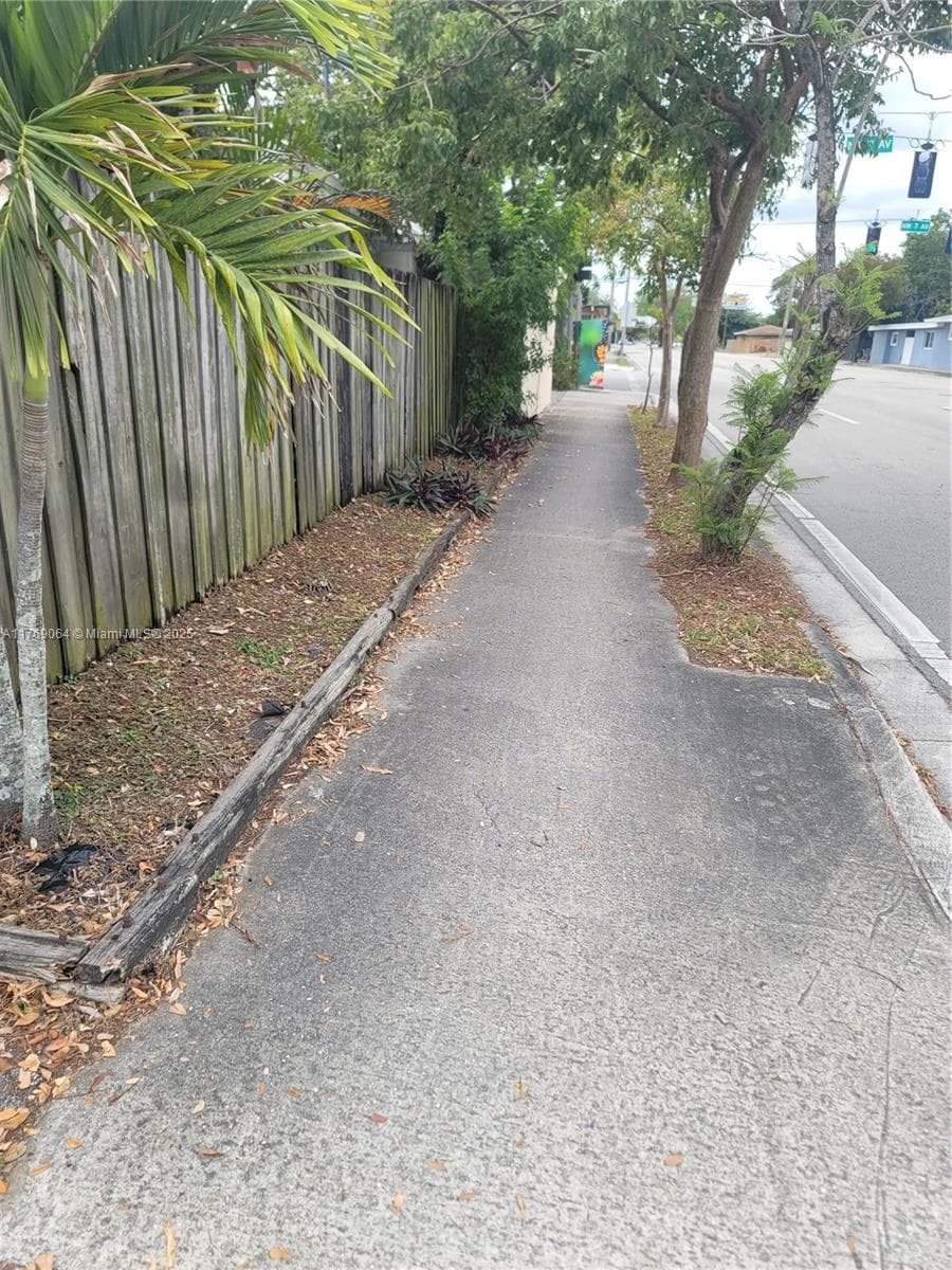 1244 NW 7th Ave #1 photo 3