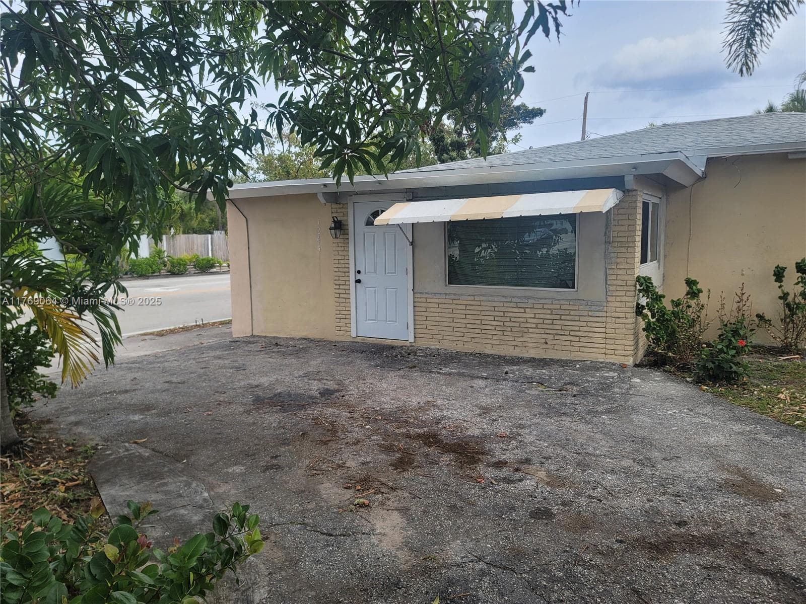 1244 NW 7th Ave #1 photo 32
