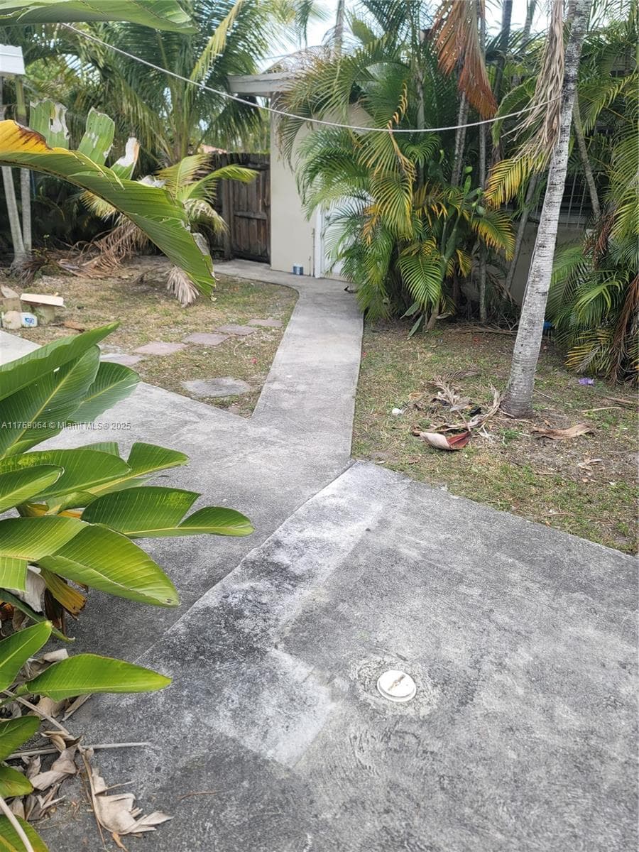 1244 NW 7th Ave #1 photo 9