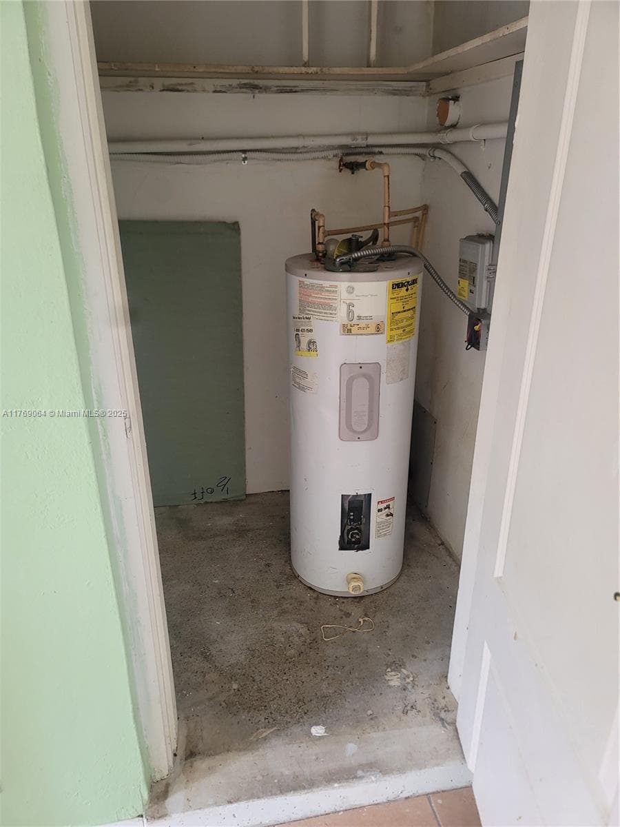 1244 NW 7th Ave #1 photo 25