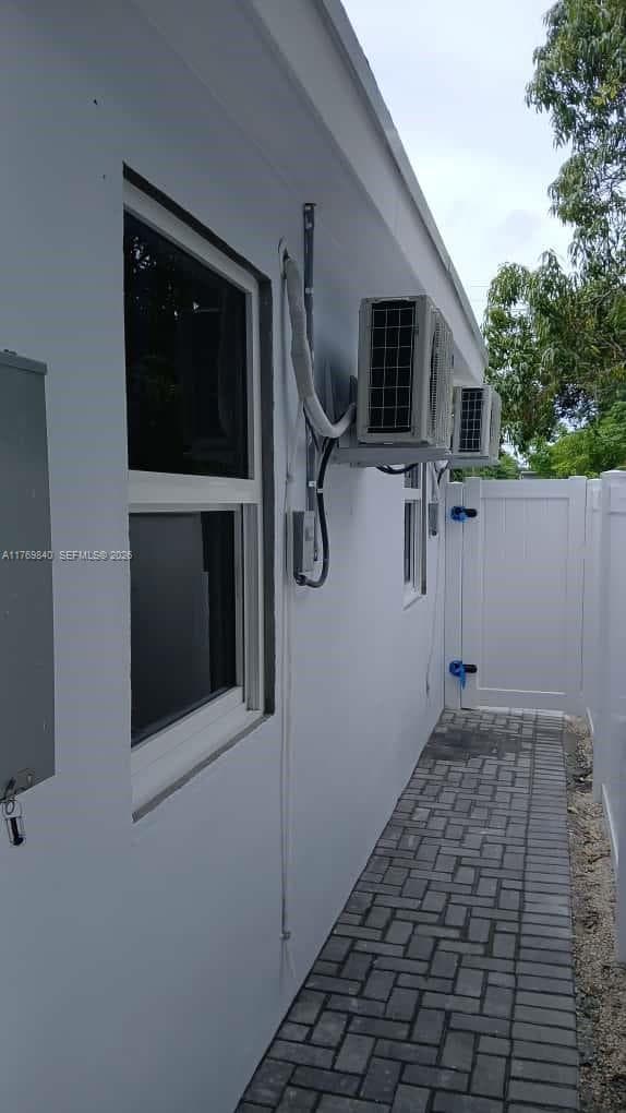 5636 Arthur St photo 3