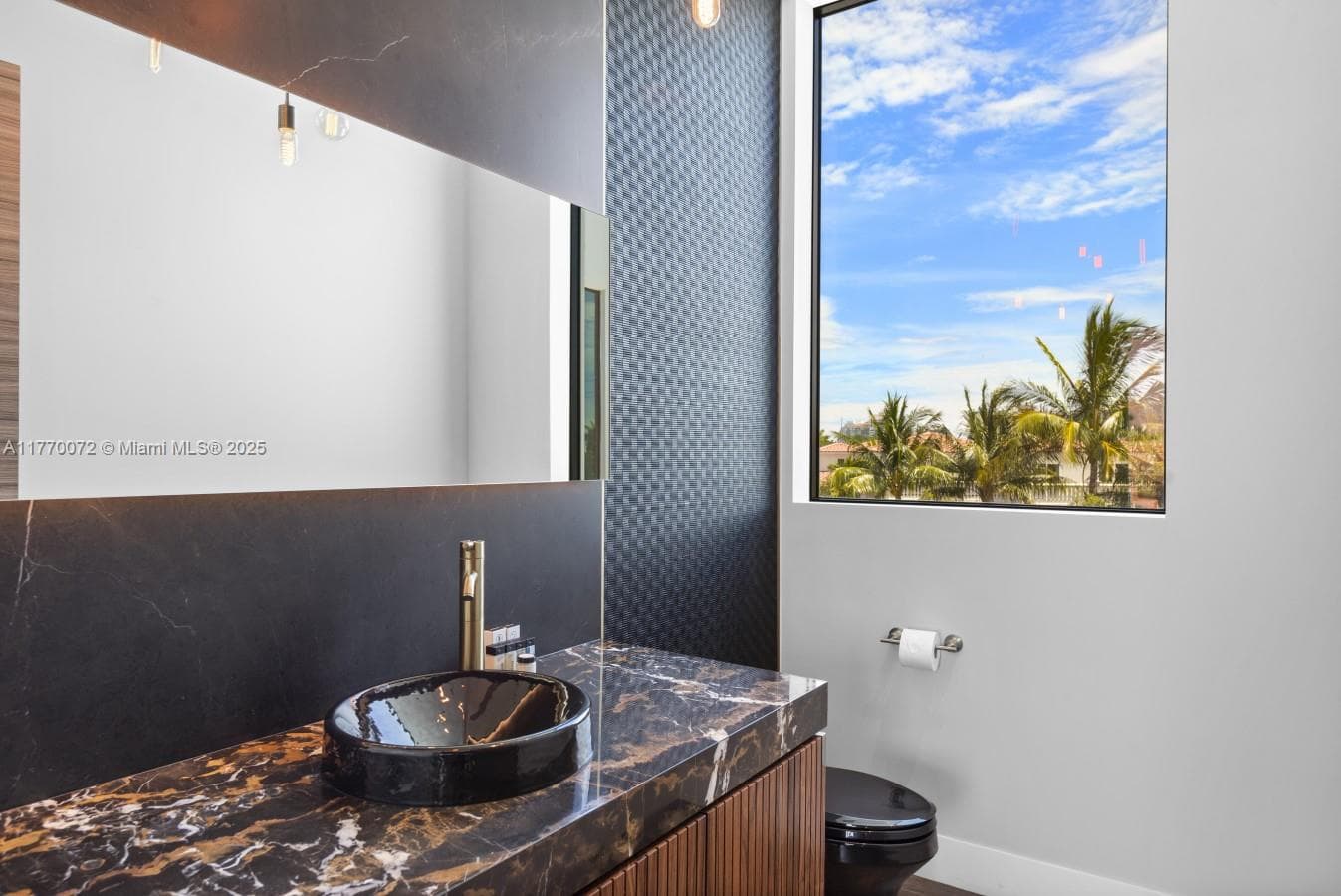 1400 Bayview Dr photo 30