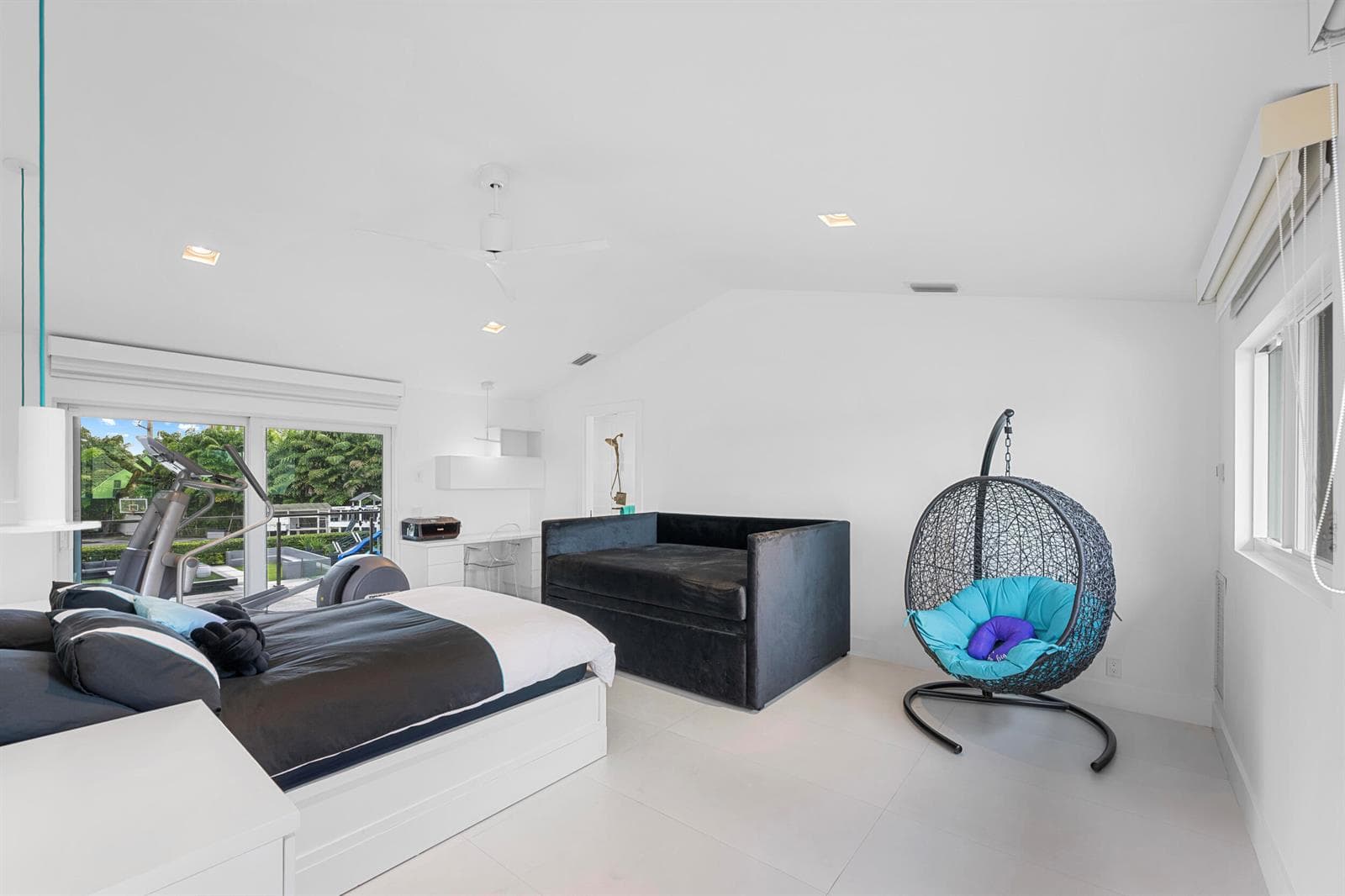 teal room