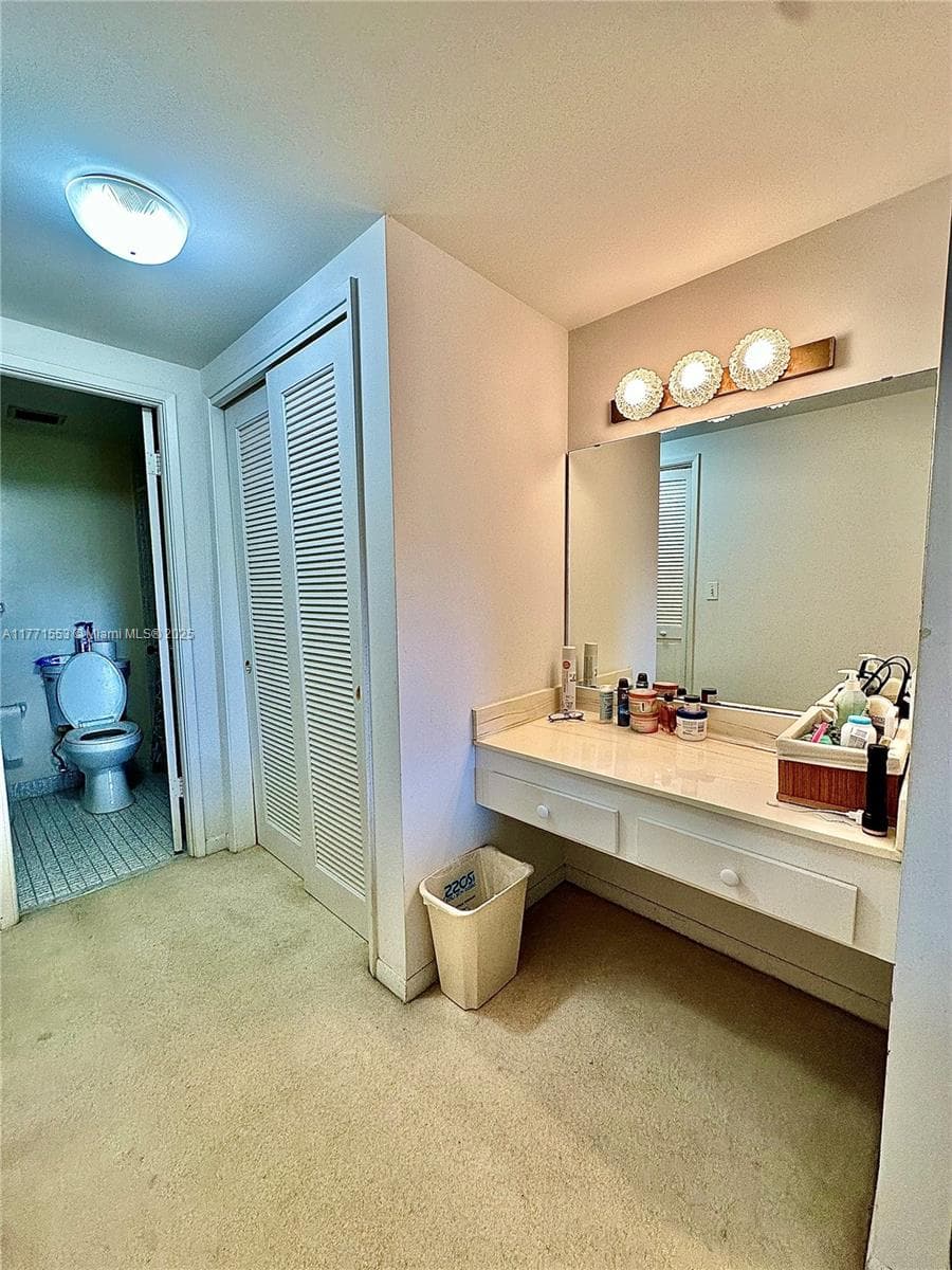 HILLCREST · #1017 in Hollywood - Photo 28