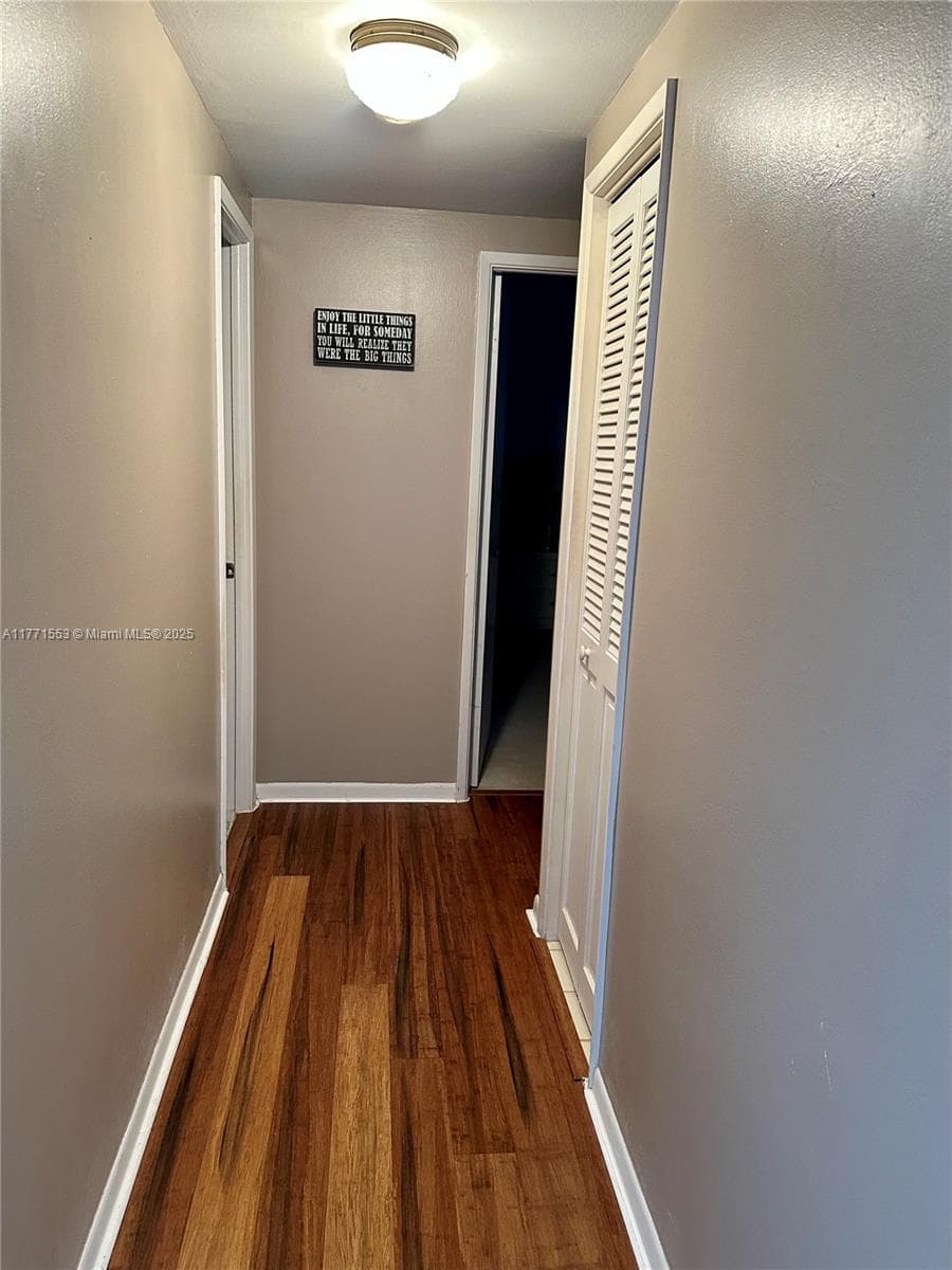 HILLCREST · #1017 in Hollywood - Photo 18