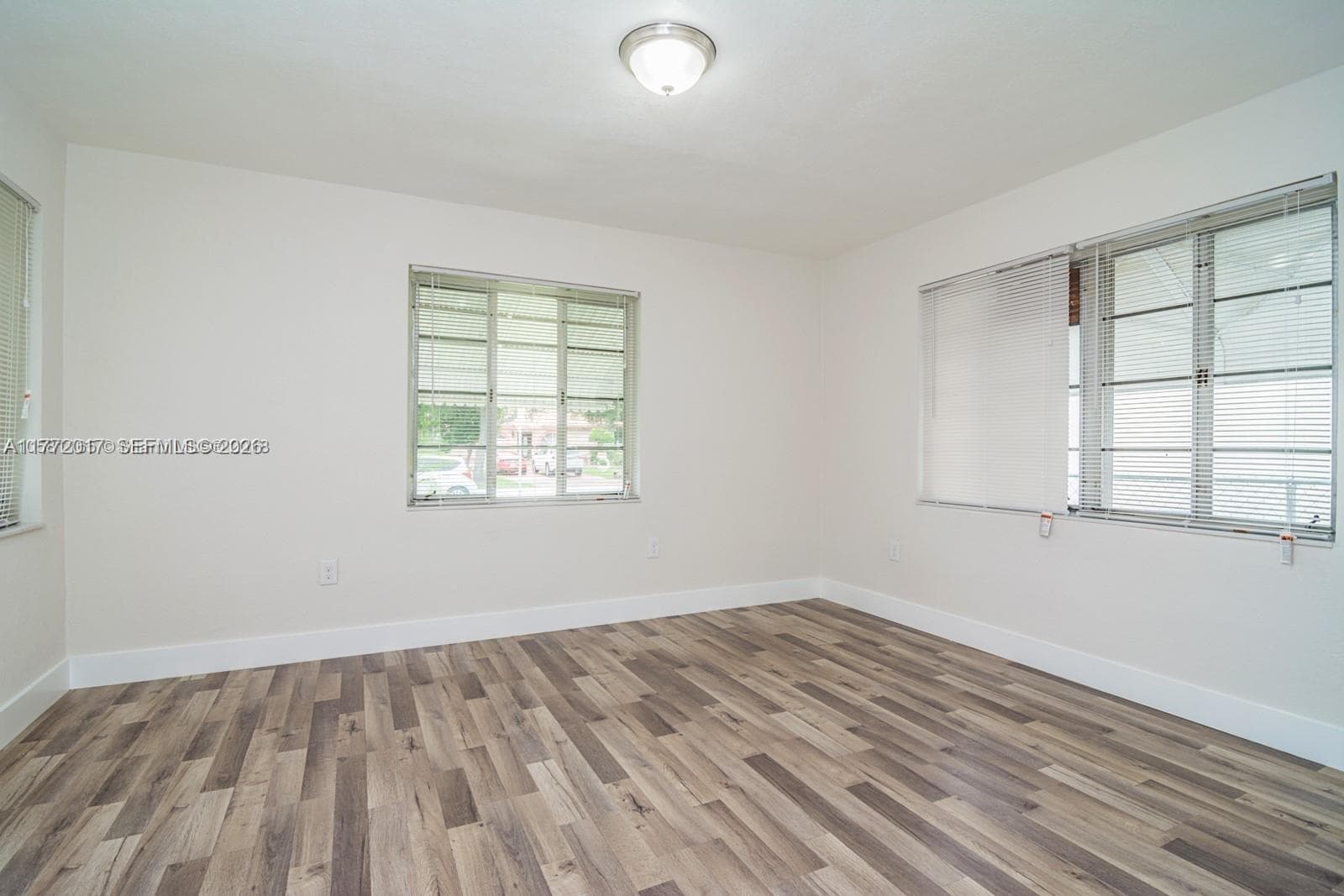 2542 Fillmore St photo 8