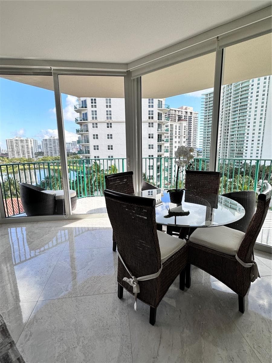 TUNBERRY VILLAGE · #1012 in Aventura - Photo 12