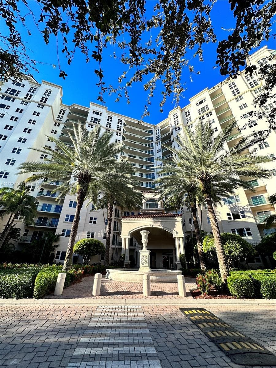 TUNBERRY VILLAGE · #1012 in Aventura - Photo 1