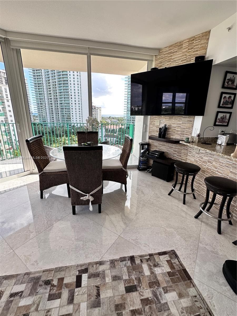 TUNBERRY VILLAGE · #1012 in Aventura - Photo 14