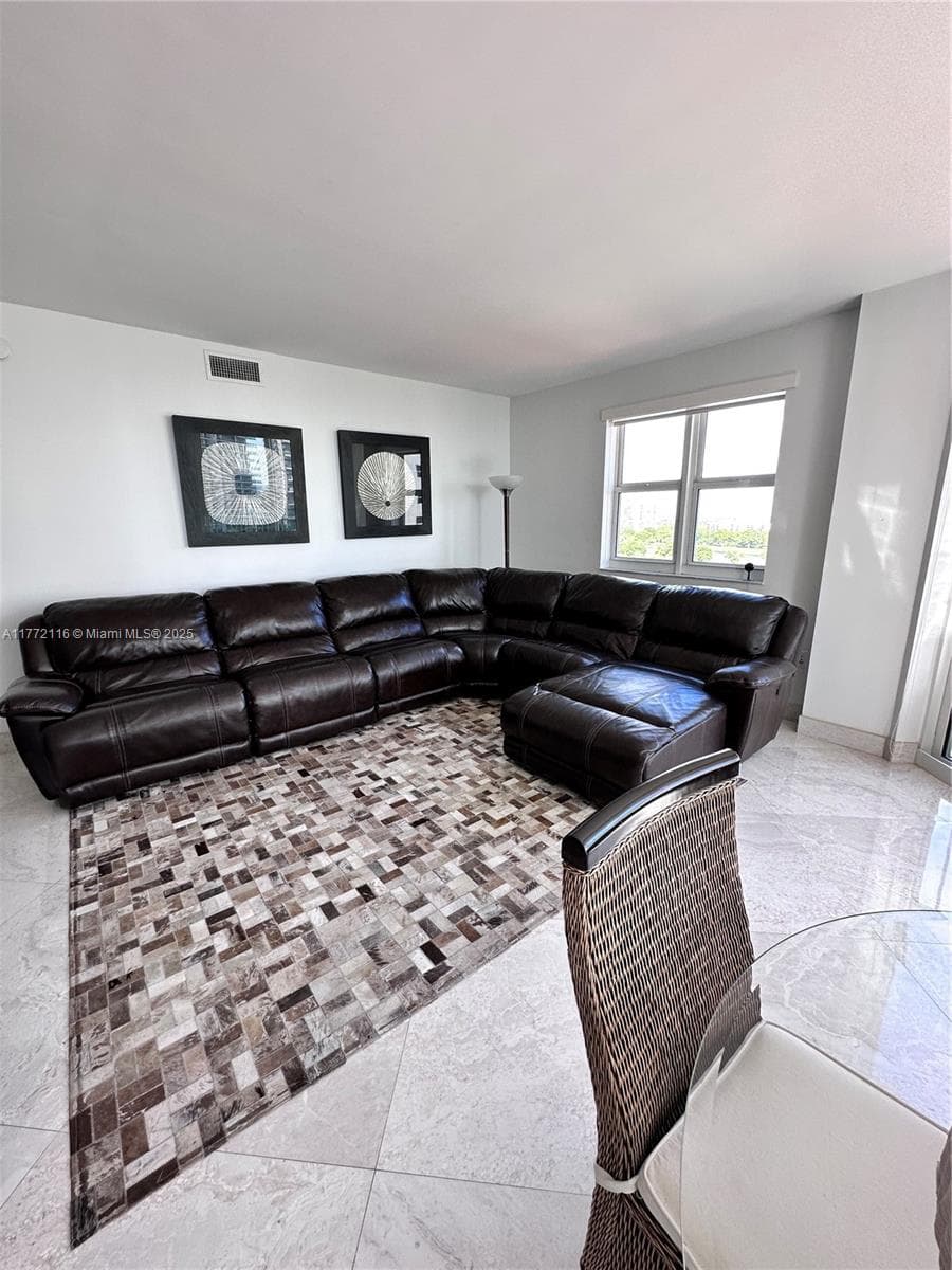 TUNBERRY VILLAGE · #1012 in Aventura - Photo 11