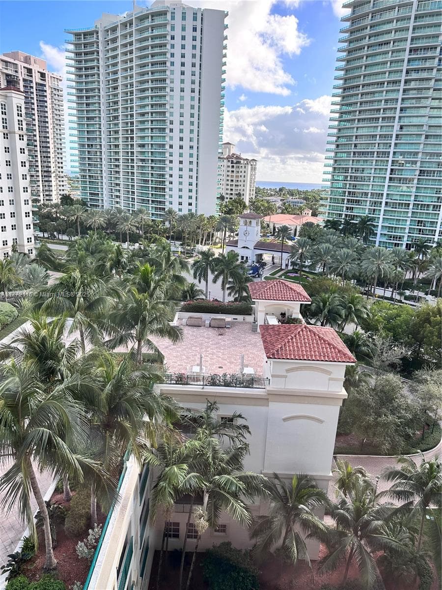TUNBERRY VILLAGE · #1012 in Aventura - Photo 8