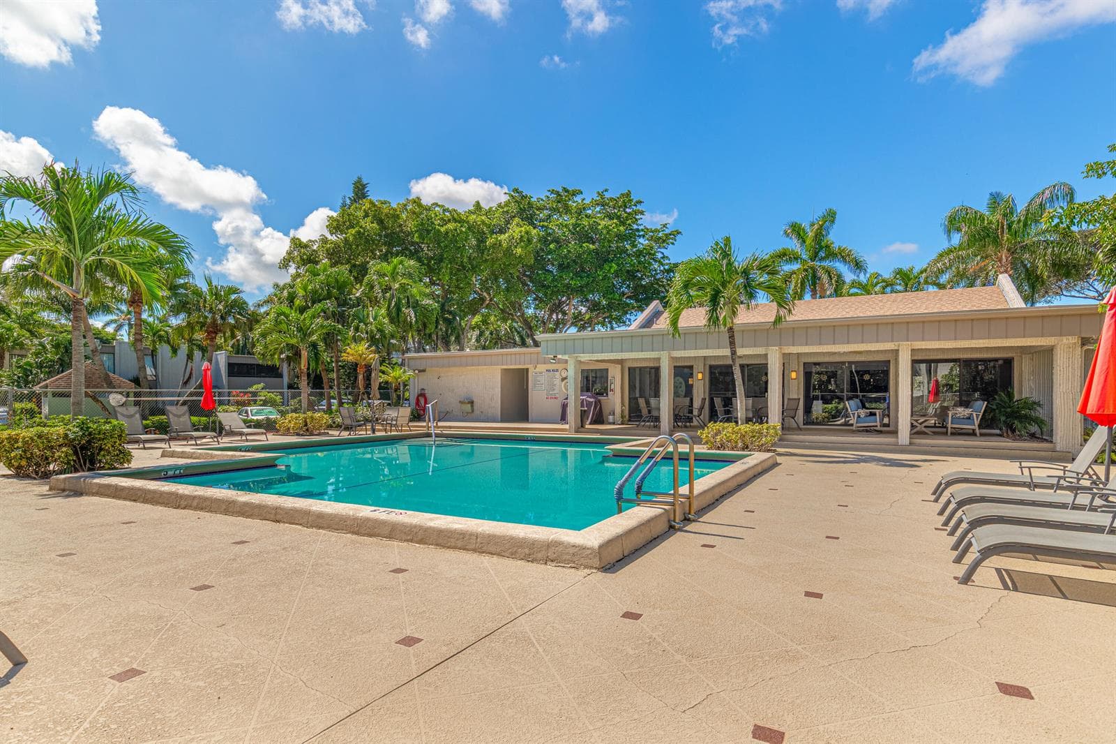 Clubhouse-Pool-B