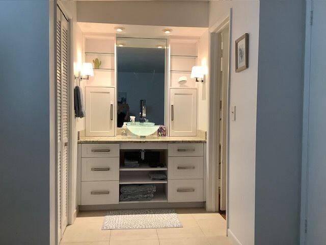 9209VanityEnSuitenew