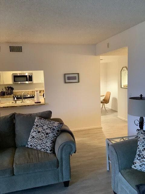 9209LivingKitchenAccessnew