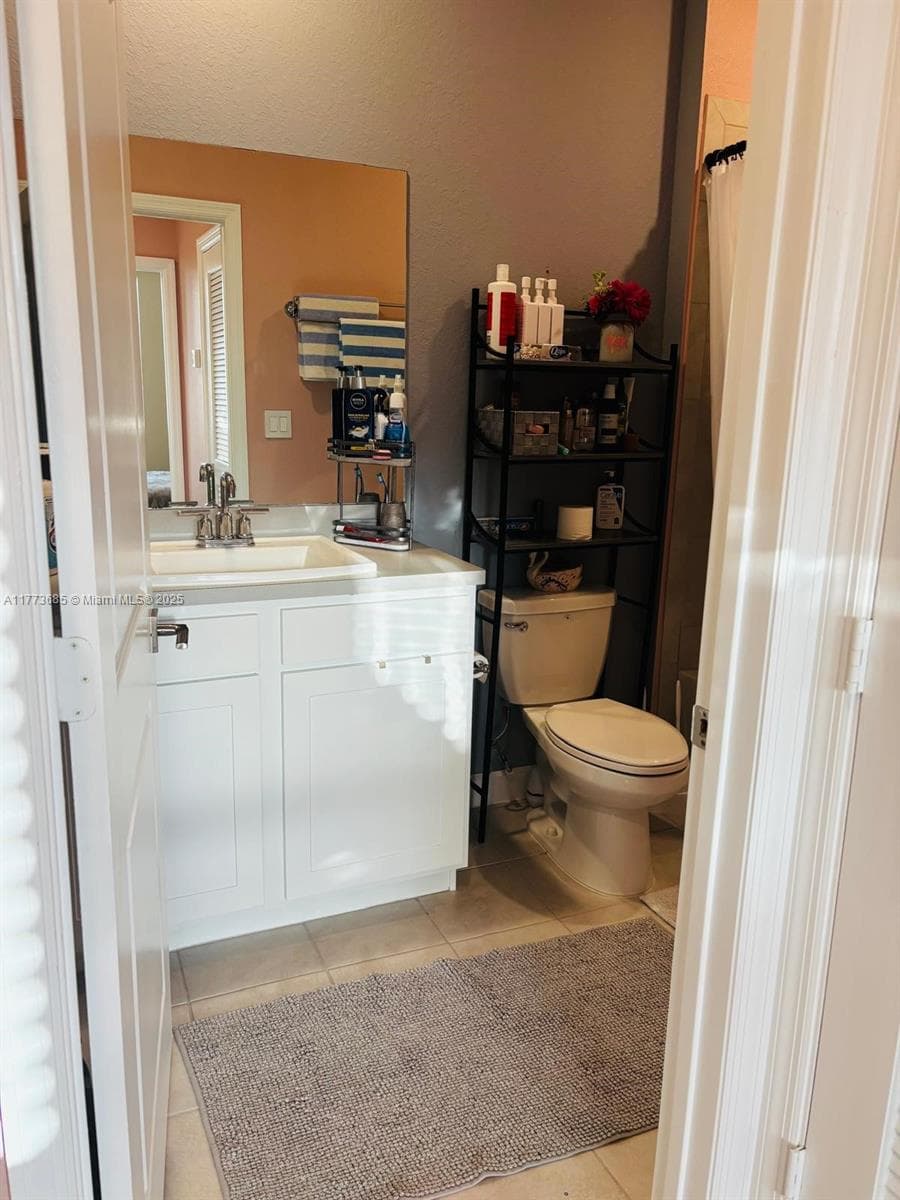 1130 SW 6th Ave #0 photo 3