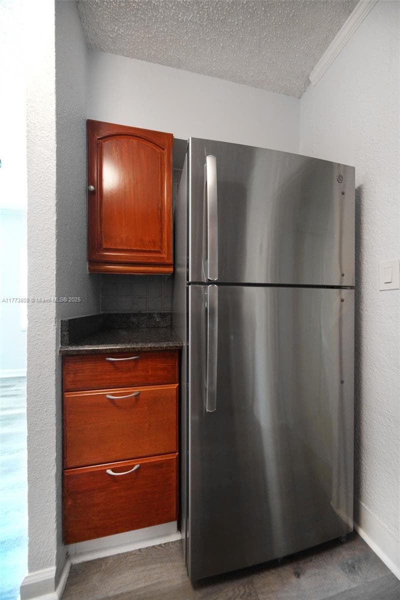 621 Hudson Rd photo 7