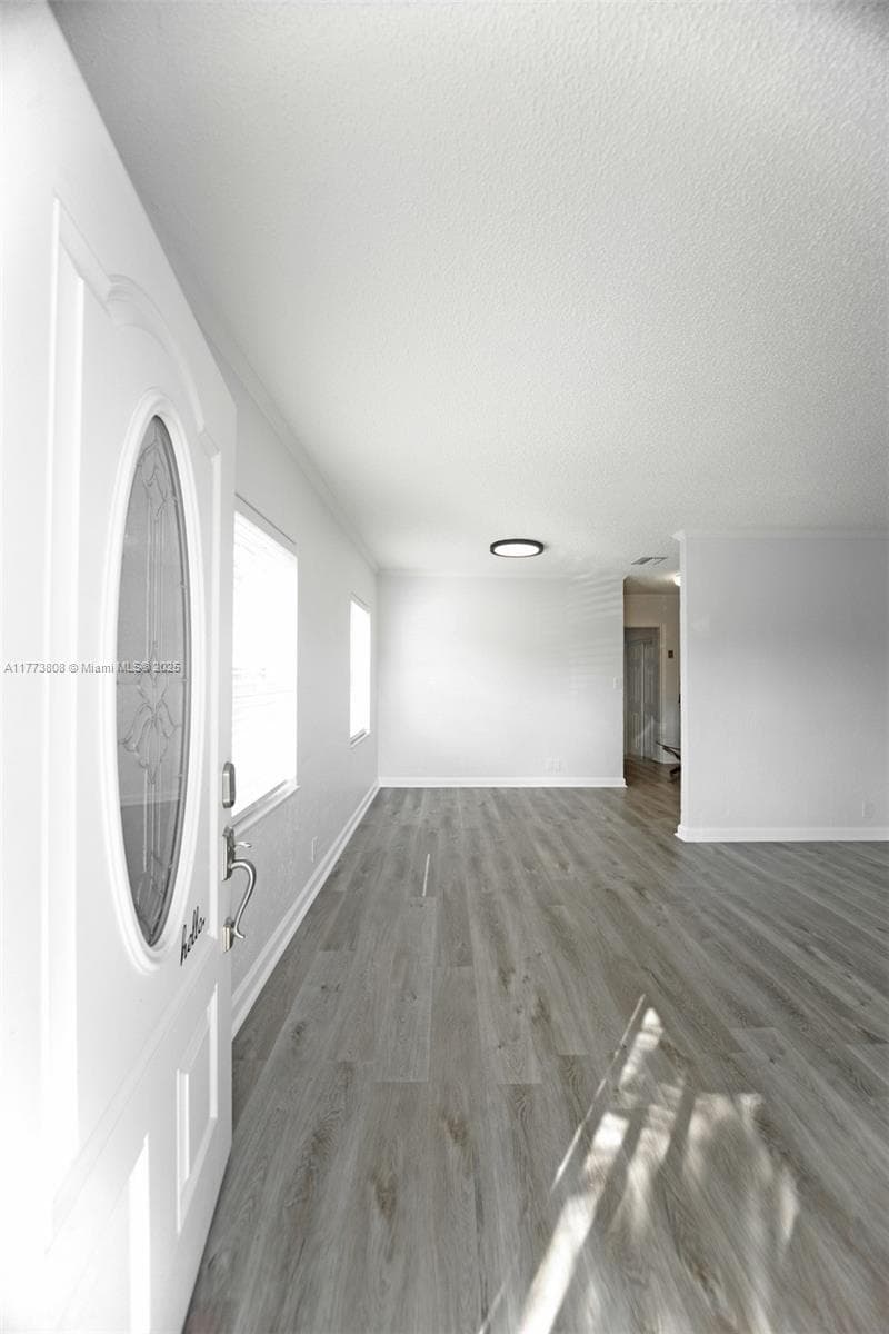 621 Hudson Rd photo 3