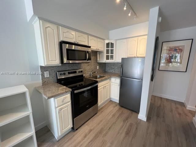 FRENCH LEAVE WEST CONDO · #17 in Lauderdale By The Sea - Photo 2