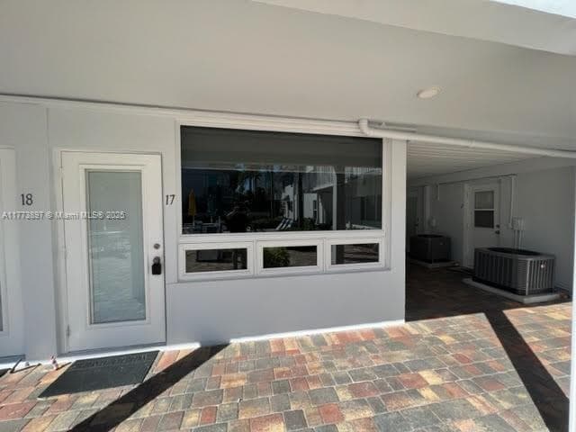 FRENCH LEAVE WEST CONDO · #17 in Lauderdale By The Sea - Photo 16