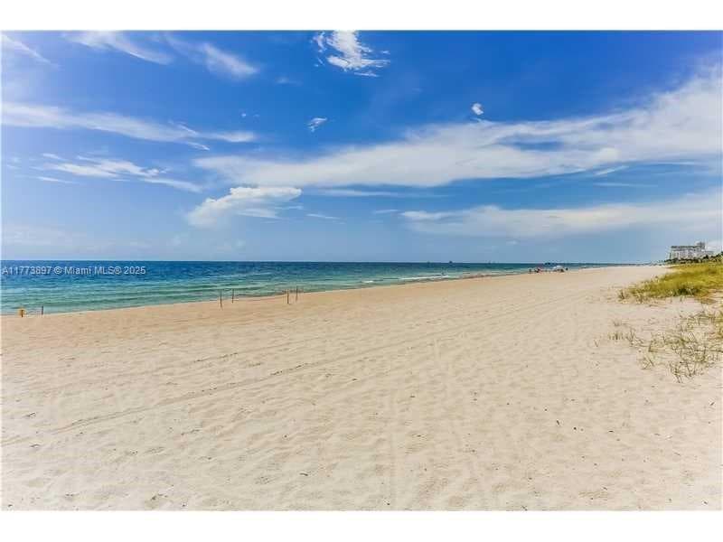 FRENCH LEAVE WEST CONDO · #17 in Lauderdale By The Sea - Photo 48