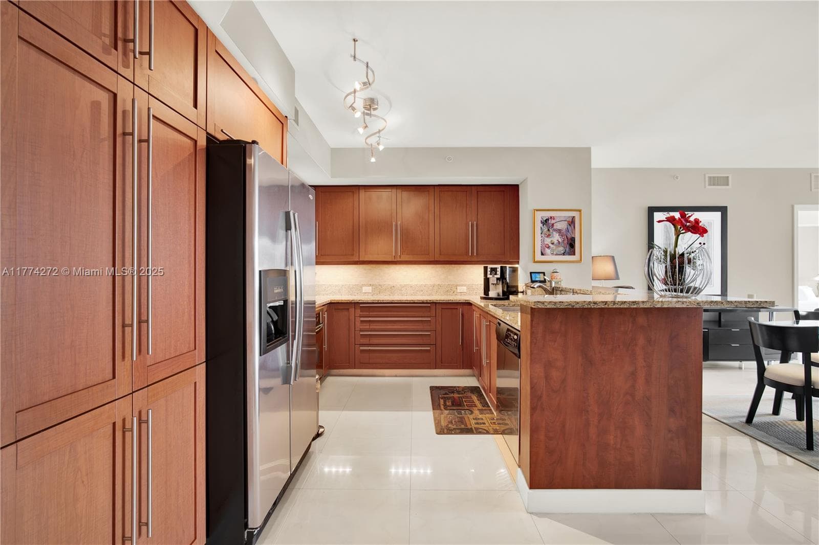 SAPPHIRE · #308N in Fort Lauderdale - Photo 2