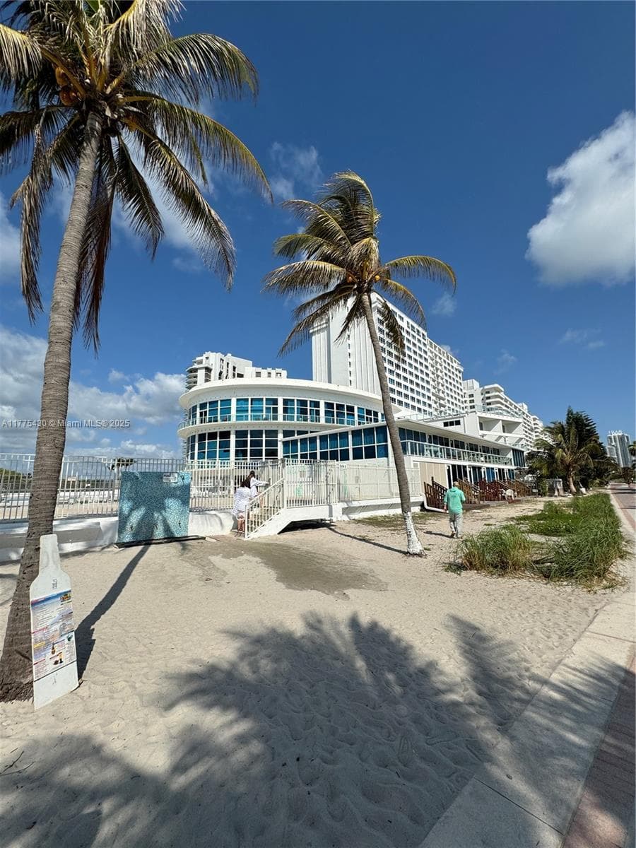 Castle Beach Club · #1520 in Miami Beach - Photo 28