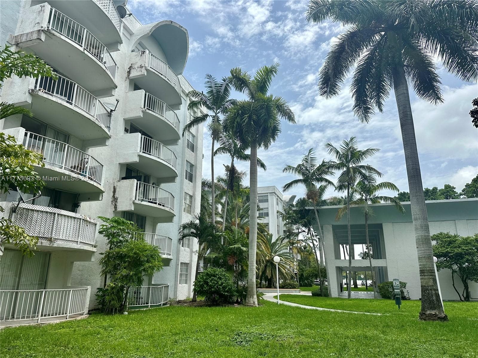 Montecarlo Condominium · #A-316 in Miami - Photo 2