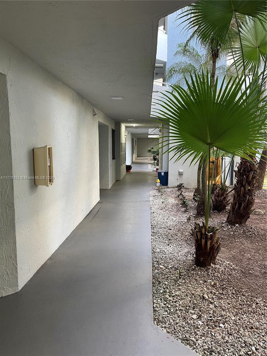 VERABELLA FALLS CONDO · #B-106 in Miami - Photo 3