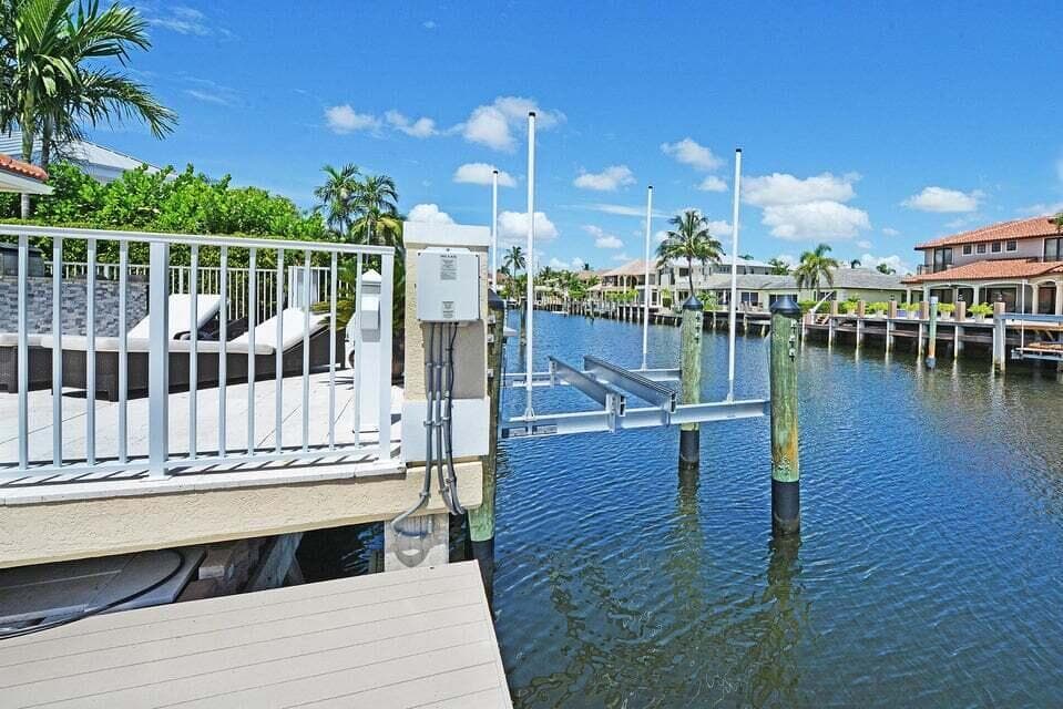 885 NE Mulberry Boat Lift