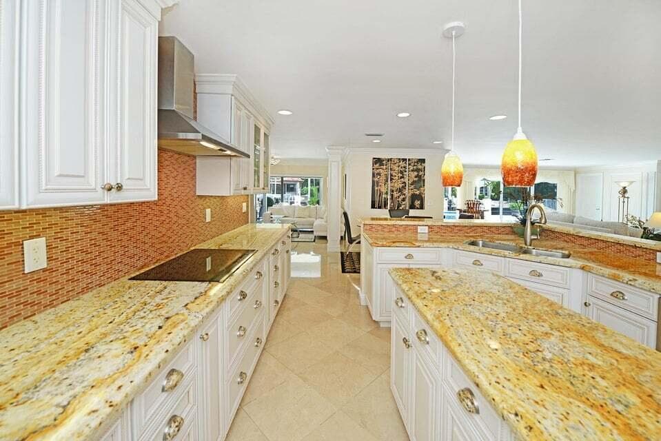 885 NE Mulberry Kitchen 2
