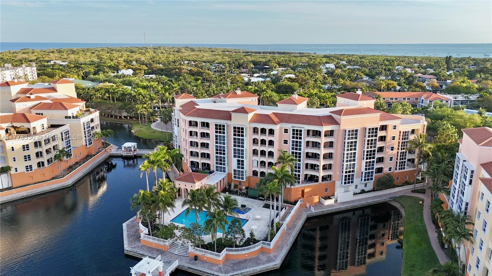 LAKE VILLA THREE CONDO · #PH10 in Key Biscayne - Photo 18