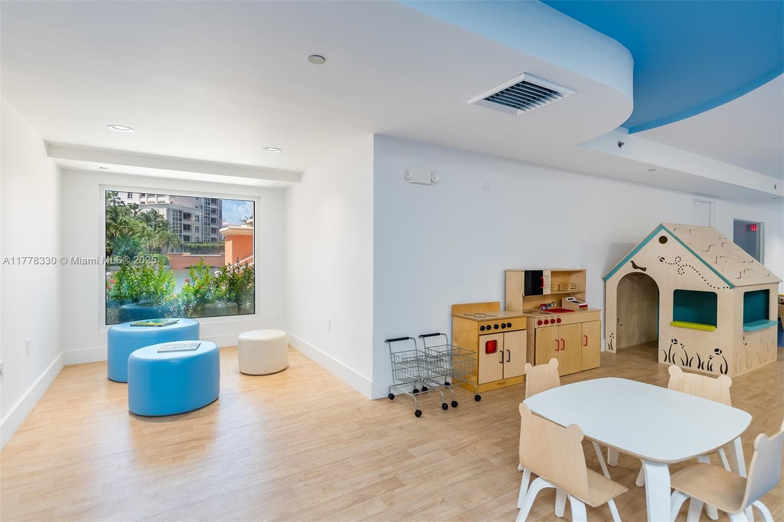 LAKE VILLA THREE CONDO · #PH10 in Key Biscayne - Photo 59