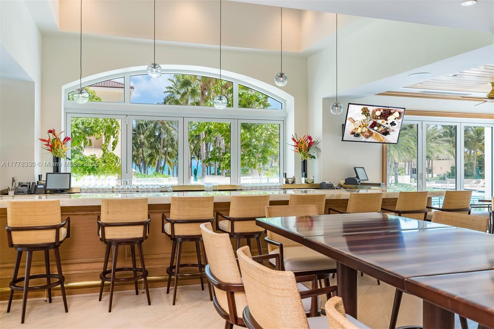LAKE VILLA THREE CONDO · #PH10 in Key Biscayne - Photo 37