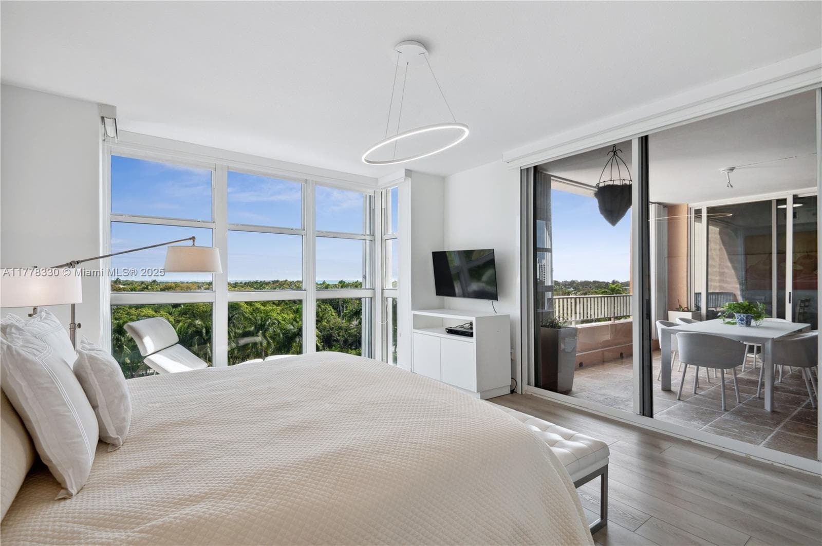 LAKE VILLA THREE CONDO · #PH10 in Key Biscayne - Photo 8