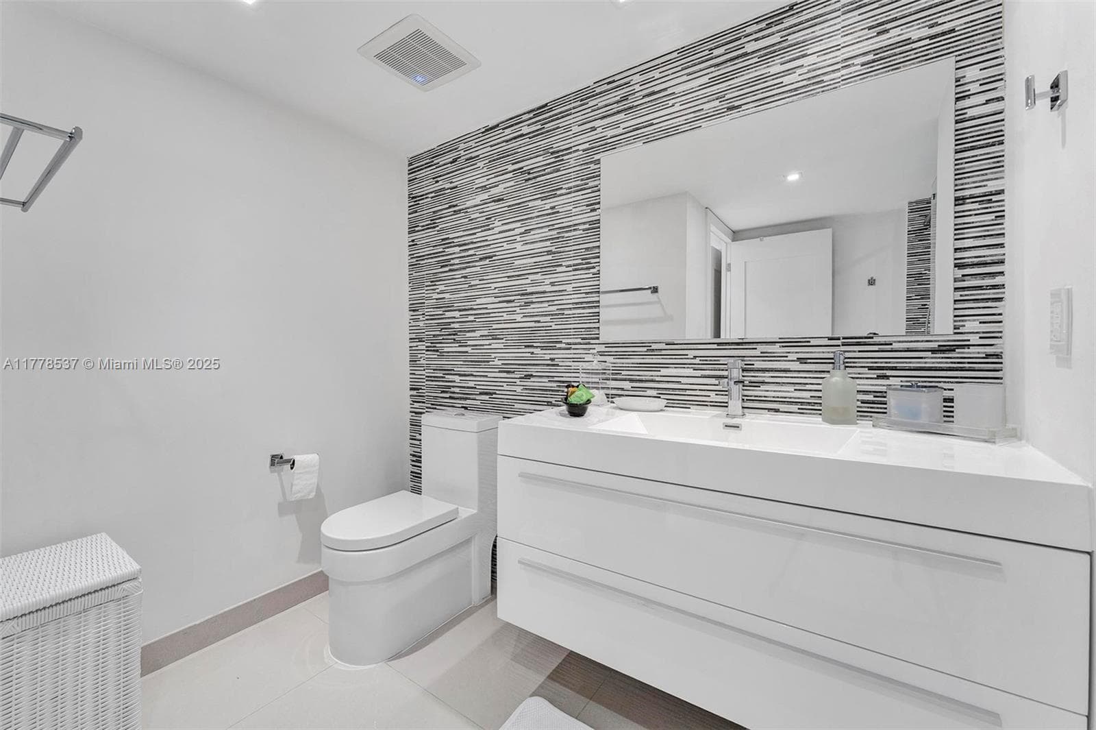 GALLEON CONDO · #1411 in Fort Lauderdale - Photo 35