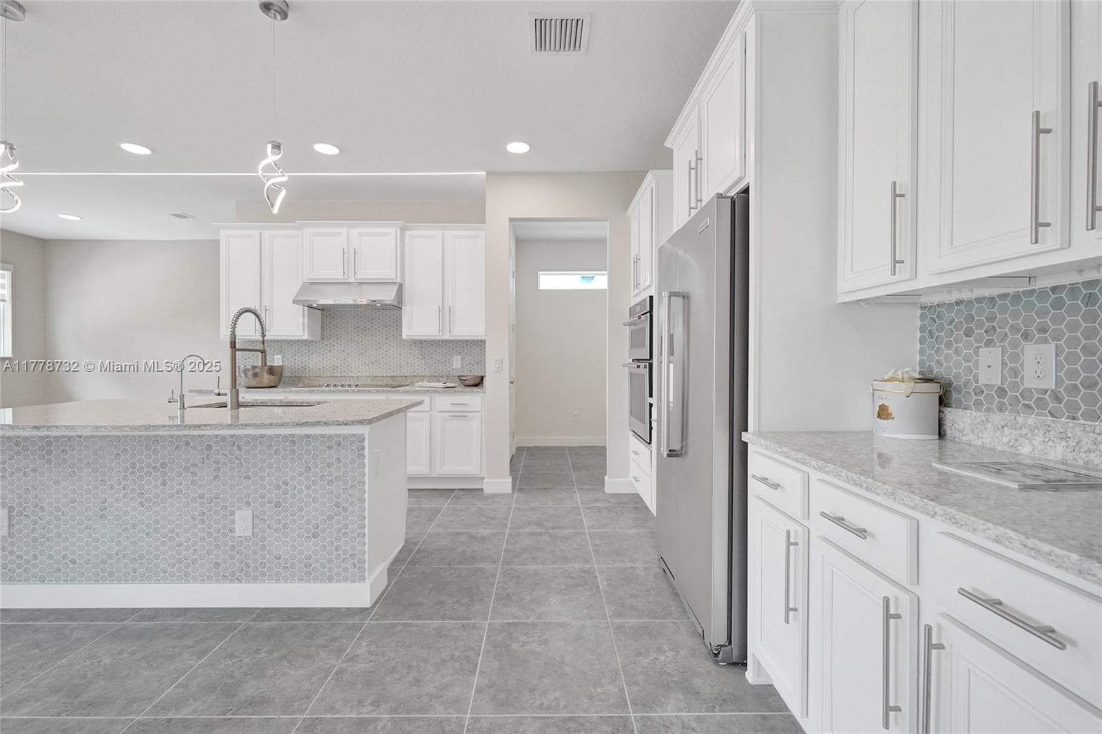 1348 Silk Oak Dr photo 17