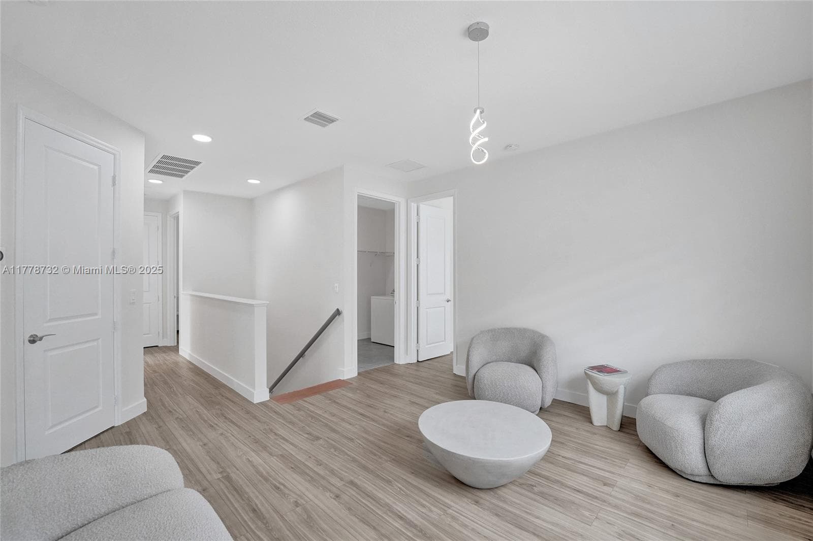 1348 Silk Oak Dr photo 45