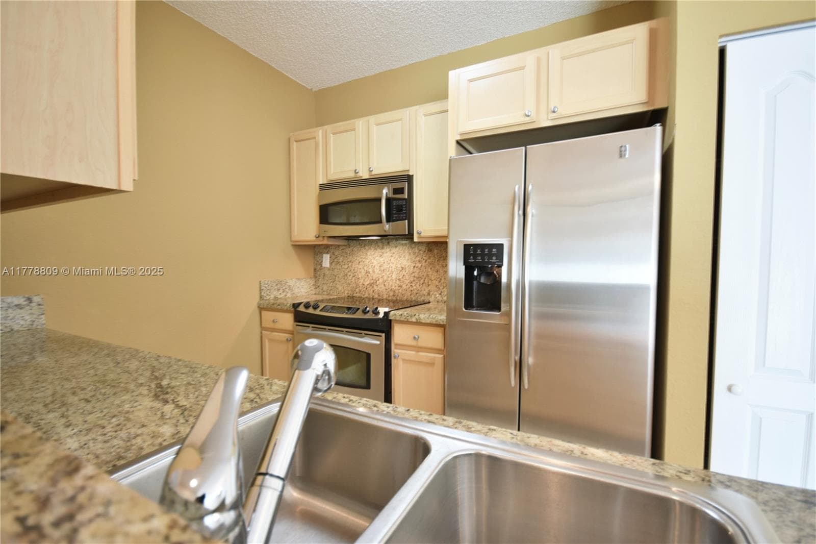 Valencia Condo · #429 in South Miami - Photo 6