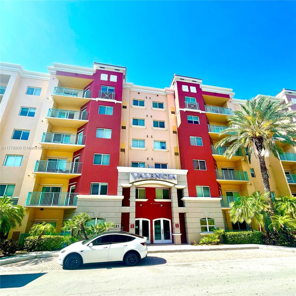 Valencia Condo · #429 in South Miami - Photo 52