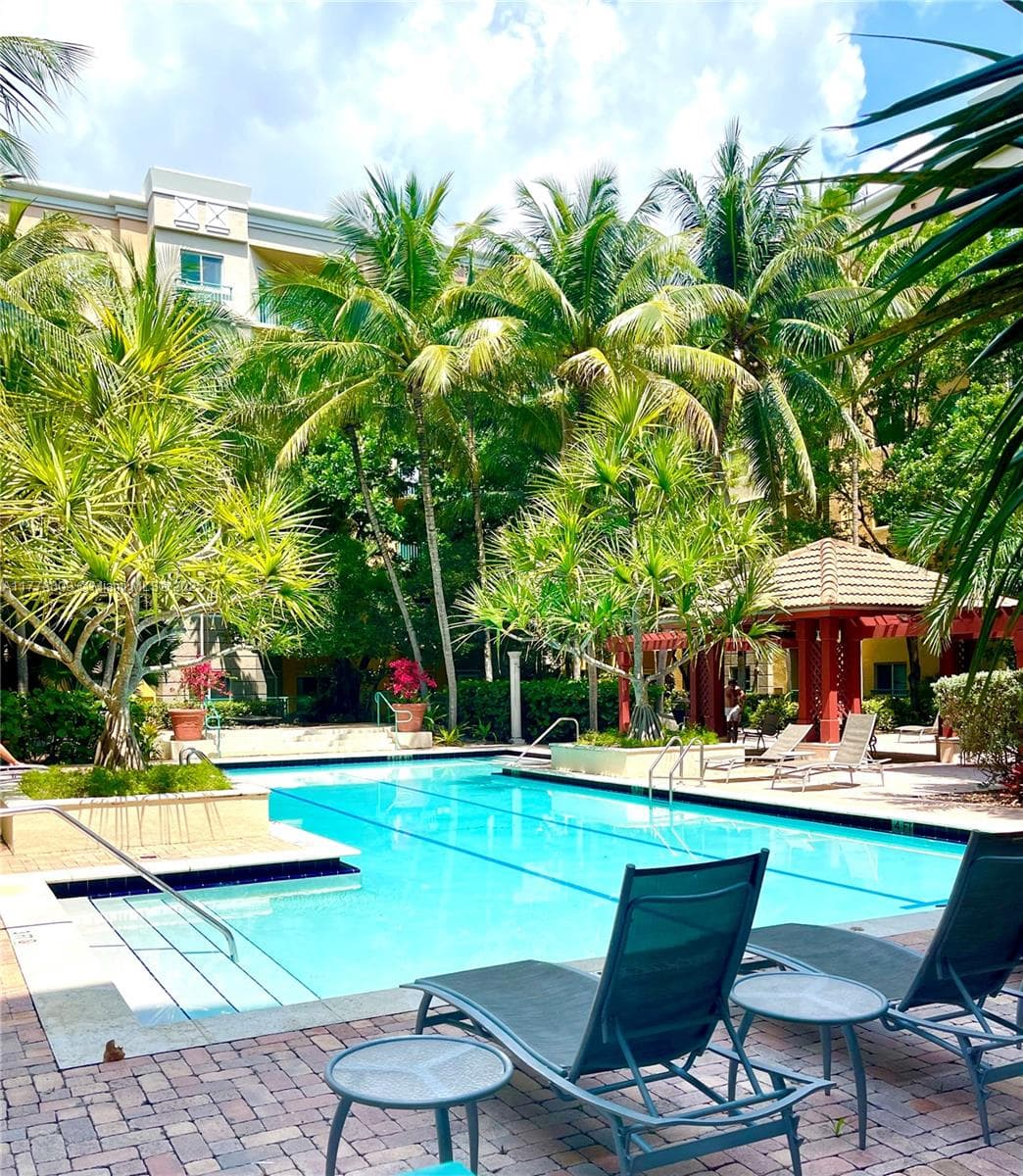 Valencia Condo · #429 in South Miami - Photo 47