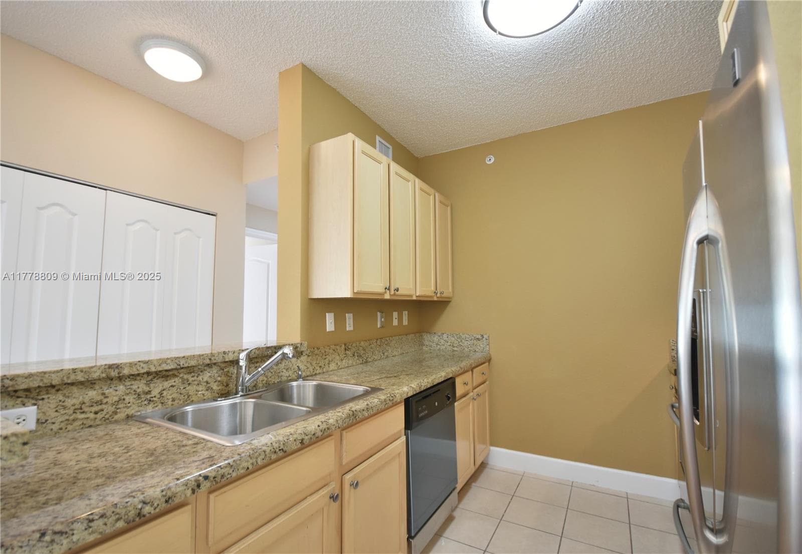 Valencia Condo · #429 in South Miami - Photo 7