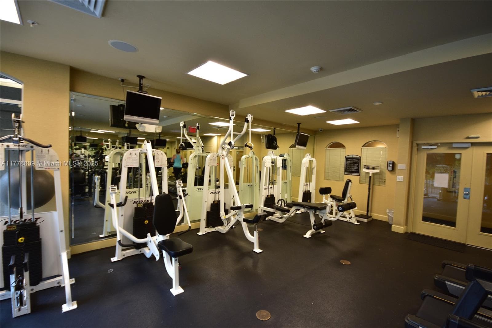Valencia Condo · #429 in South Miami - Photo 48