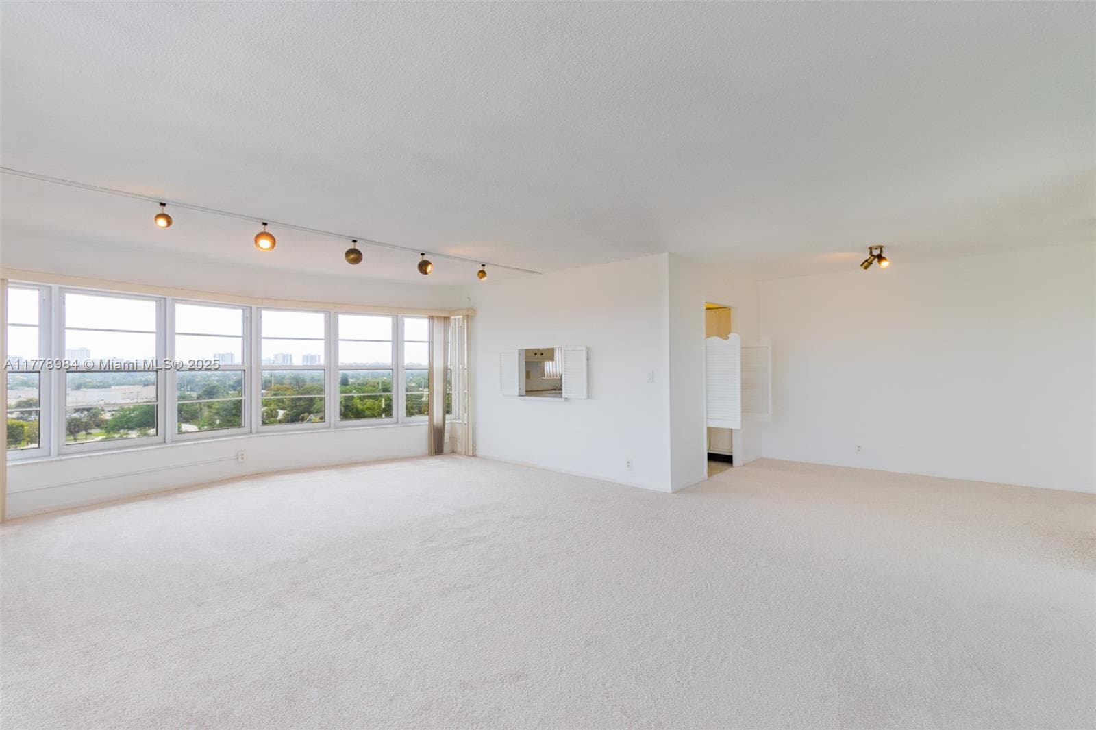 Country Club Towers · #802 in Fort Lauderdale - Photo 9