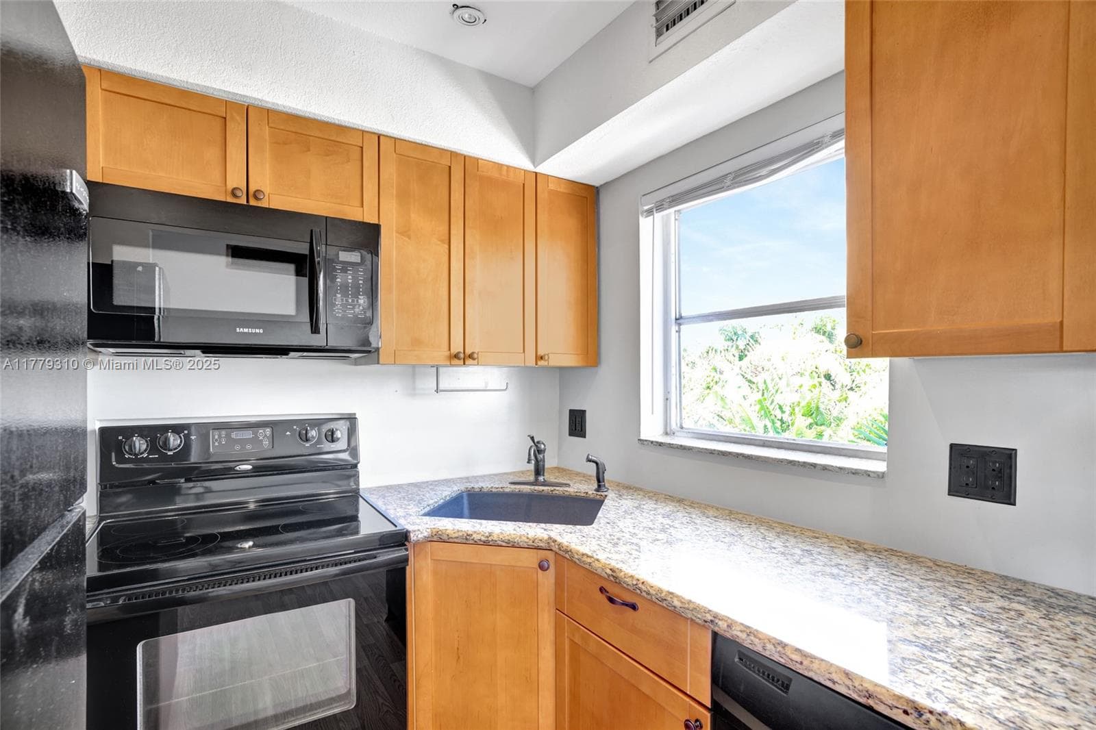 Park Place · #301 in Fort Lauderdale - Photo 11