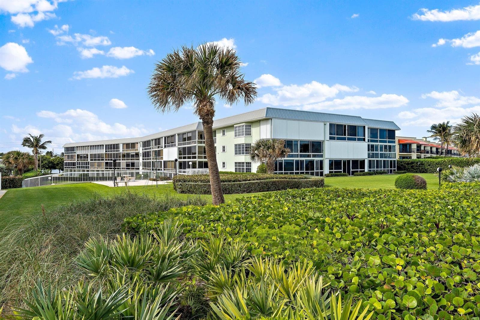 006-120CelestialWay-201-JunoBeach-SMALL