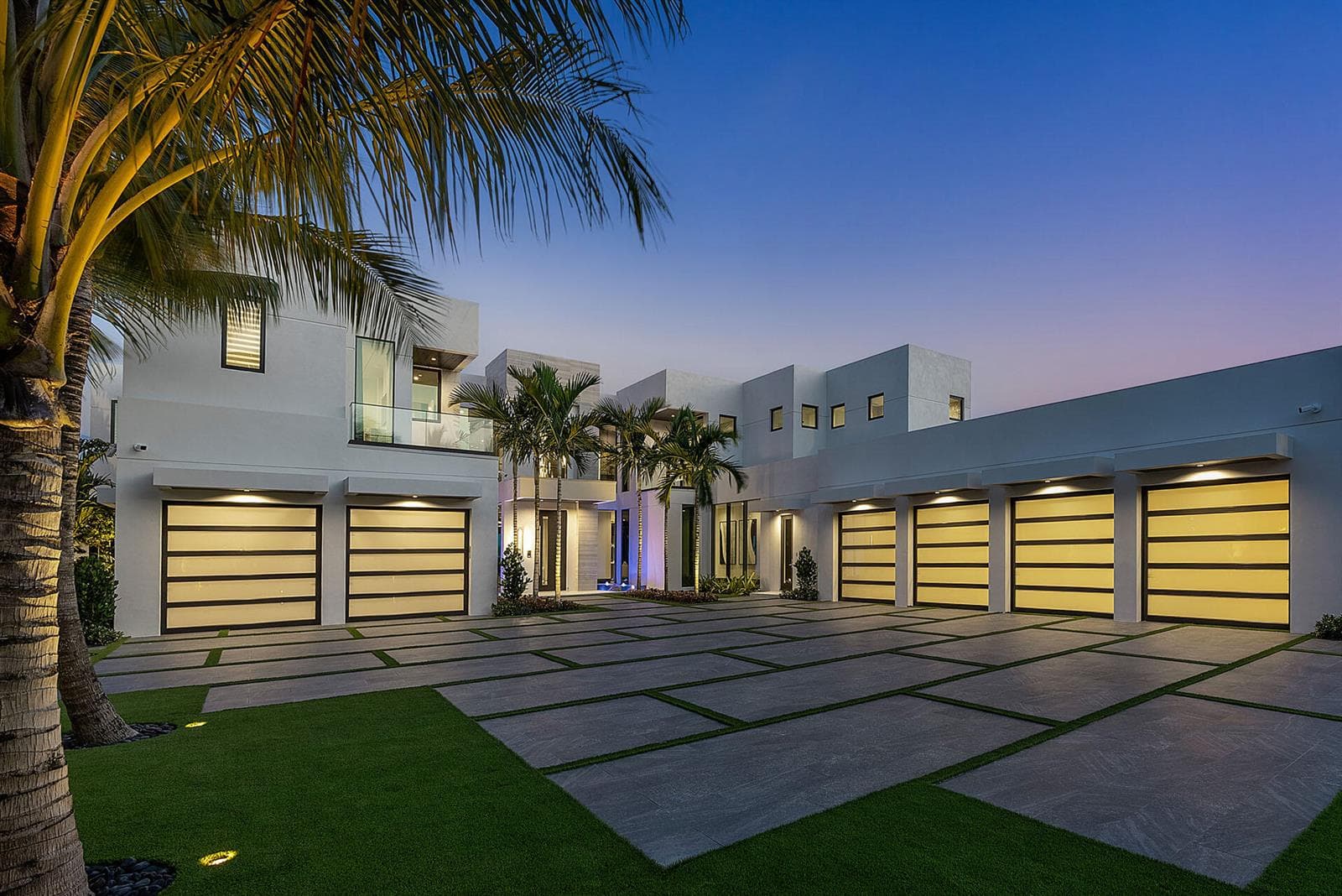 372_Alexander_Palm_Road_Dusk_03